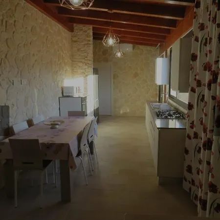 Romano Rooms - Gela 3*